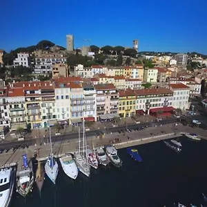 Apartment Cannes Old Port, Seafront & Seaview, Freshly Serviced Best Air Conditioning Daikin, Cannes