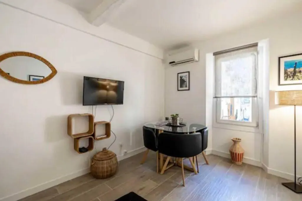 Chez Jude Le Suquet Daire Cannes 0*,  Fransa